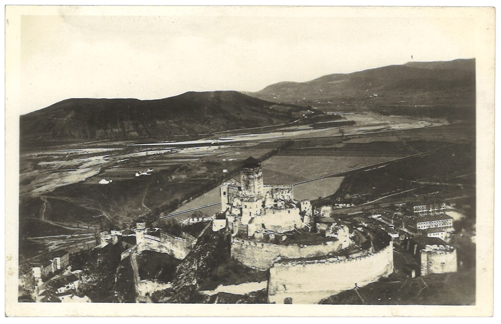 Trenčín, 1922 – Hrad z vtáčej perspektívy